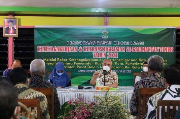 Rapat koordinasi membahas ketenagakrjaan dan dampak Covid-19 di Kaltim.