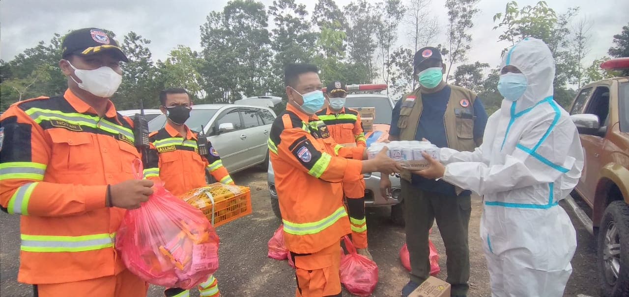 Relawan Banda Indonesia Terus Semangati Para Penggali Makam Covid-19