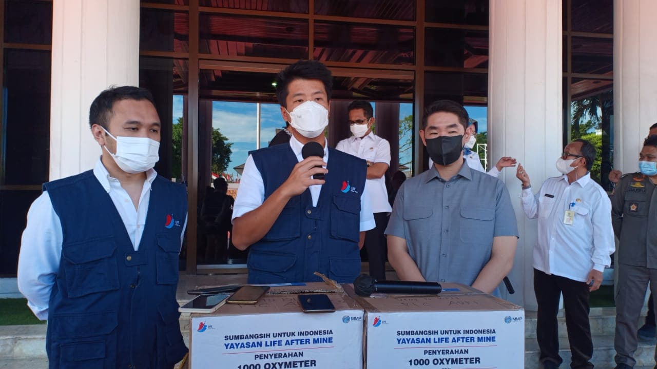 Pemerintah Kota Balikpapan Menerima Bantuan Oximeter dari YLAM dan PT MMP