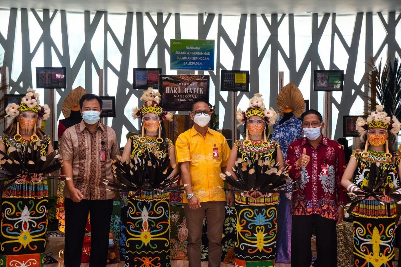 HARI BATIK NASIONAL, BANDARA SAMS SEPINGGAN LESTARIKAN BUDAYA BATIK