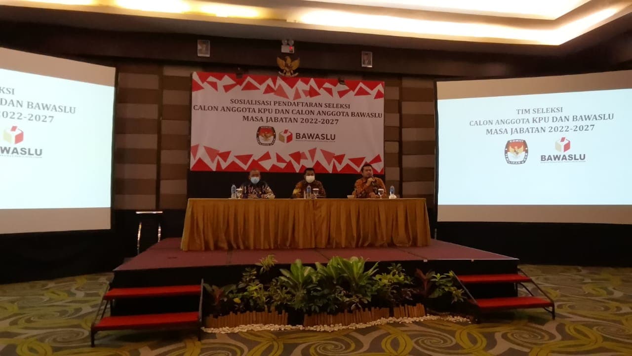 Sosialisasi seleksi calon anggota KPU dan Bawaslu Ri 2022-2027, di Swissbel Hotel Balikpapan, Jumat (12/11/2021)