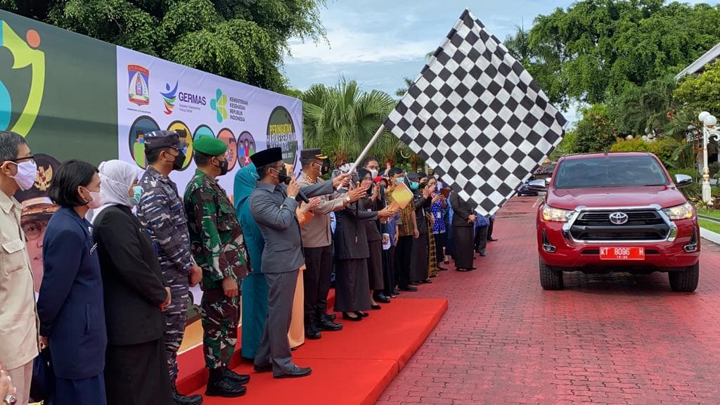 Dinas Kesehatan Kota Balikpapan memperoleh tiga mobil operasional