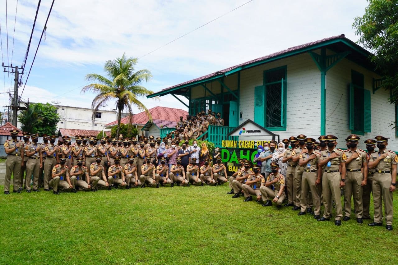 104 Taruna dan Taruni AAL Kunjungi Rumah Dahor