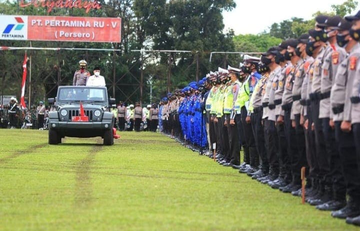 Gubernur pimpin Apel Gelar Pasukan Operasi Lilin Mahakam, di lapangan Merdeka, Kamis (23/12/2021)