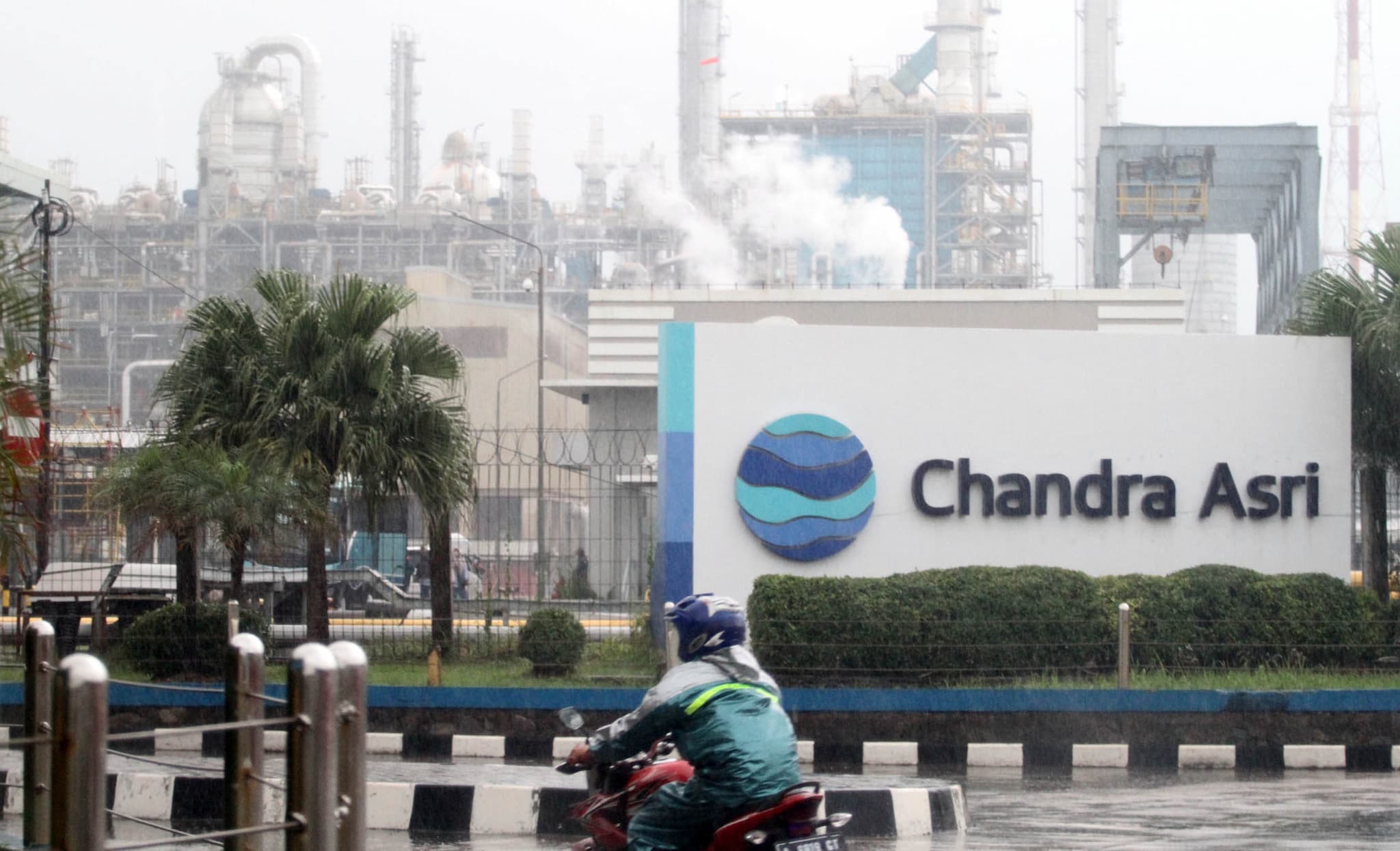Salah satu pabrik PT Chandra Asri di kawasan Cilegon Banten. 