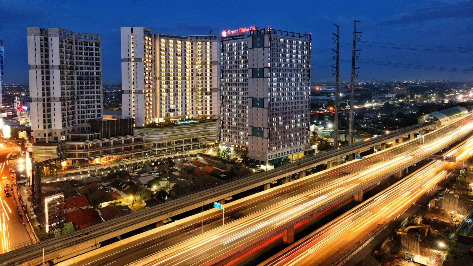 PT Adhi Commuter Property Tbk menawarkan relokasi unit dan pinjam pakai untuk konsumen LRT City.