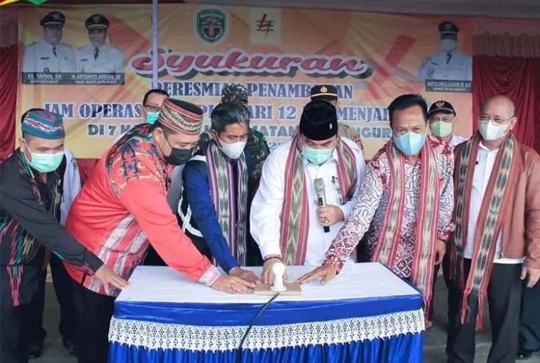 JELANG RAMADHAN, PLN NYALA 24 JAM DI 7 KAMPUNG SILUK NGURAI KUBAR