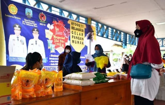 Pasar murah digelar DPKP Kaltara menjelang Lebaran 2022.