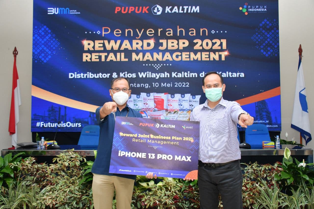 PKT Beri Reward kepada Distributor dan Kios Wilayah Kaltim Kaltara