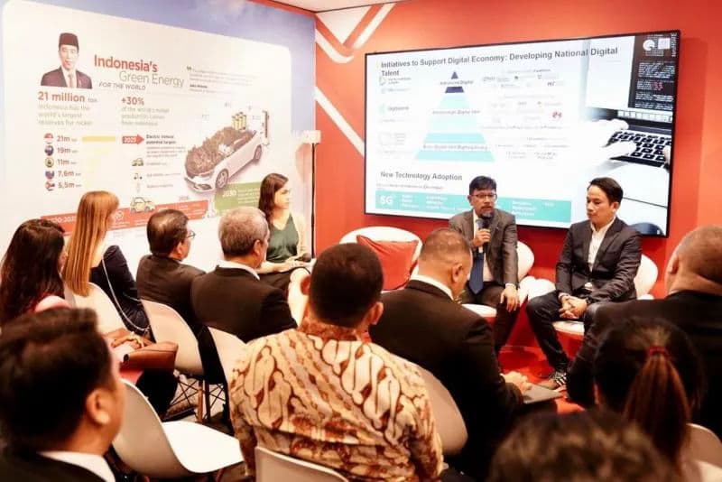 Menkominfo Johnny G. Plate, dalam sesi diskusi “Indonesia Pavilion: Deepening Digital Growth in The New Economic Landscape” yang berlangsung secara hibrida dari Davos, Swiss, Senin (23/05/2022) malam