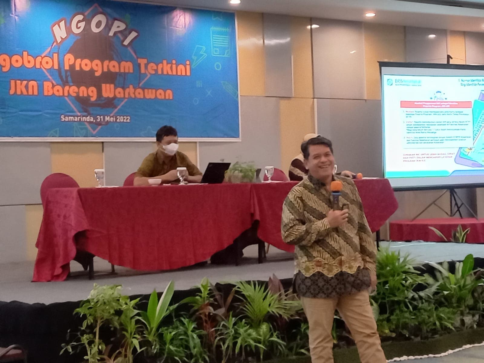 Deputi Direksi Wilayah Kaltimtengseltara Prio Hadi Susatyo dalam kegiatan Ngopi (Ngobrol Program Terkini) terkait Program Jaminan Kesehatan Nasional (JKN) bareng Wartawan di Samarinda, Selasa (31/05/2022)