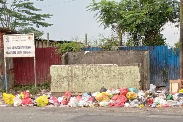 Disiplin warga  Balikpapan membuang sampah di TPS terus menurun. Banyak sampah dibuang tidak pada tempat dan jam yang diatur.