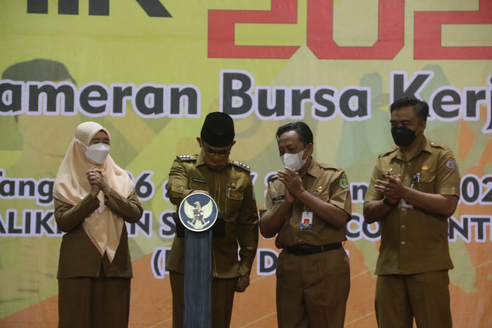 Wali Kota Balikpapan Rahmad Mas'ud buka bursa pameran kerja, di Gedung Dome Balikpapan, Selasa (6/9/2022)