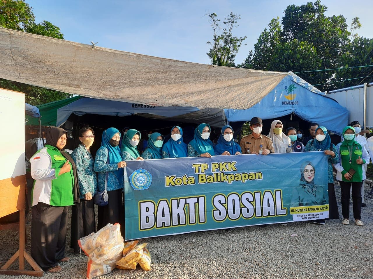 PKK Balikpapan Berikan Bantuan ke Korban Kebakaran Pandansari dan Gunung Polisi