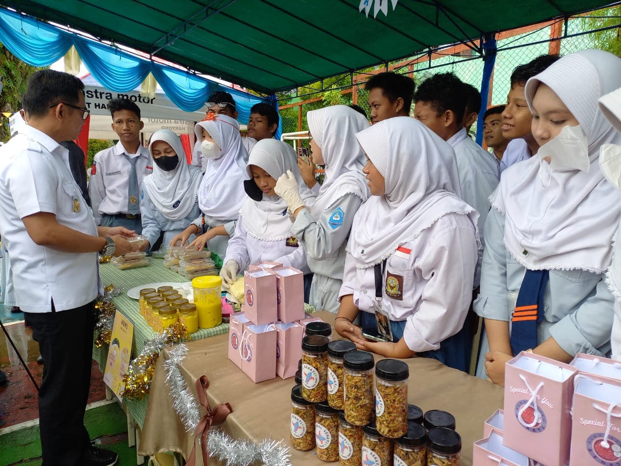 Wali Kota Rahmad Mas'ud tinjau Gelar karya P5 di SMAN 3 Balikpapan, Rabu (5/10/2022)