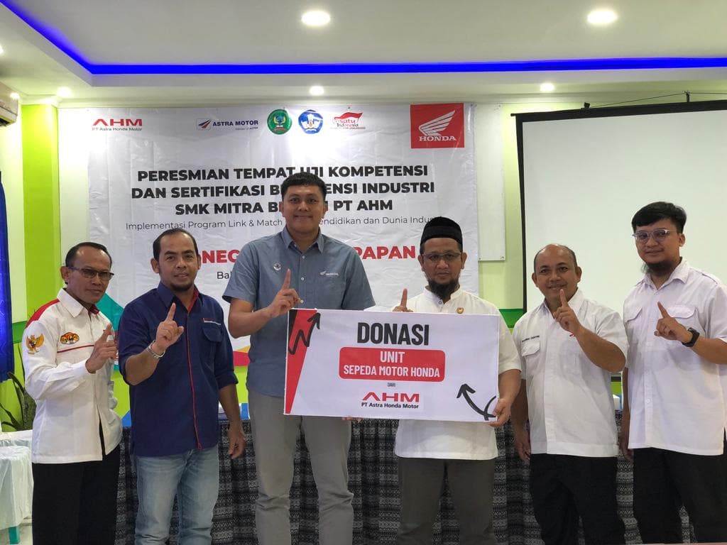 Peresmian Tempat Uji Kompetensi di SMK Negeri 6 Balikpapan bantuan Astra Honda Motor dan Astra Motor Kaltim 1.