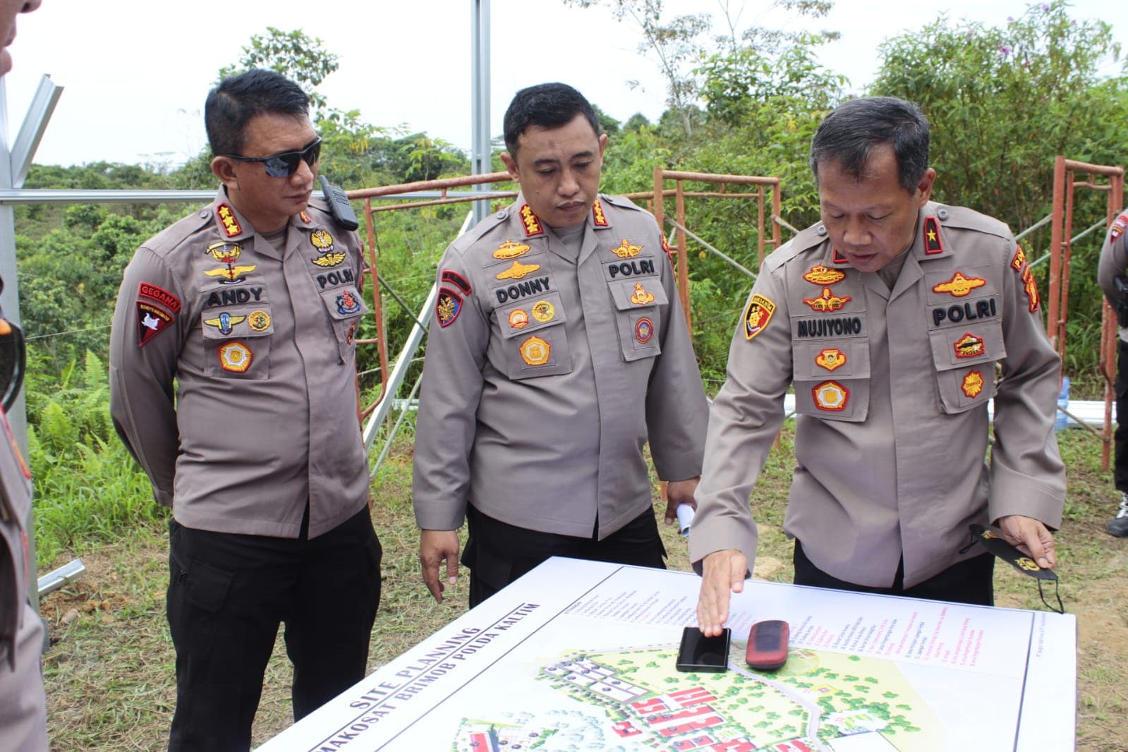 Wakapolda Kaltim Brigjend Pol. Drs. Mujiyono tinjau lahan pembangunan Polairud Kaltim