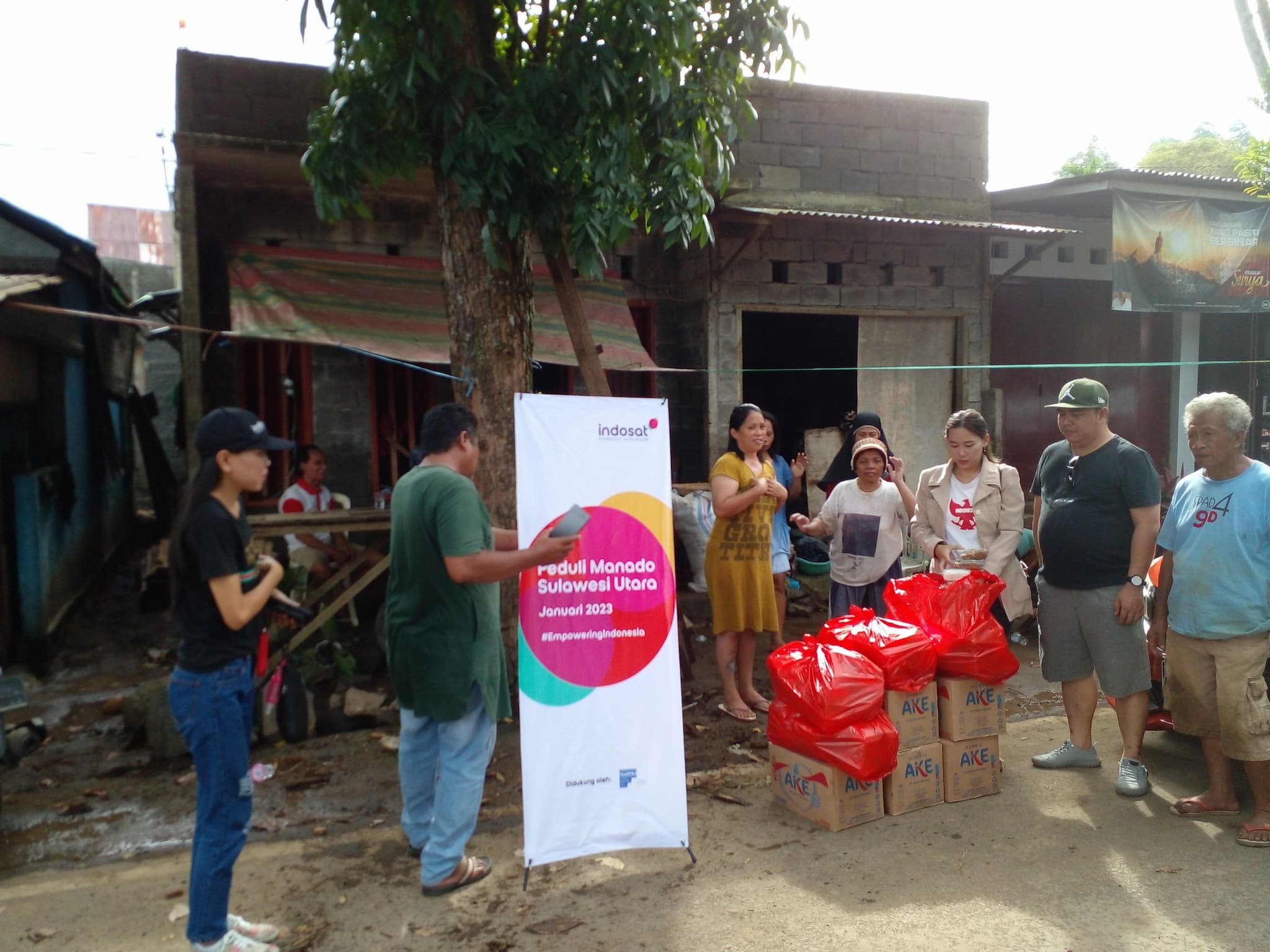 IOH Salurkan Bantuan kepada Korban Banjir dan Longsor Manado