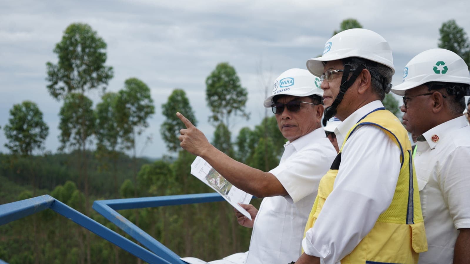 Kepala Staf Kepresidenan Republik Indonesia, Moeldoko, melakukan kunjungan kerja ke Ibu Kota Negara (IKN) Nusantara 