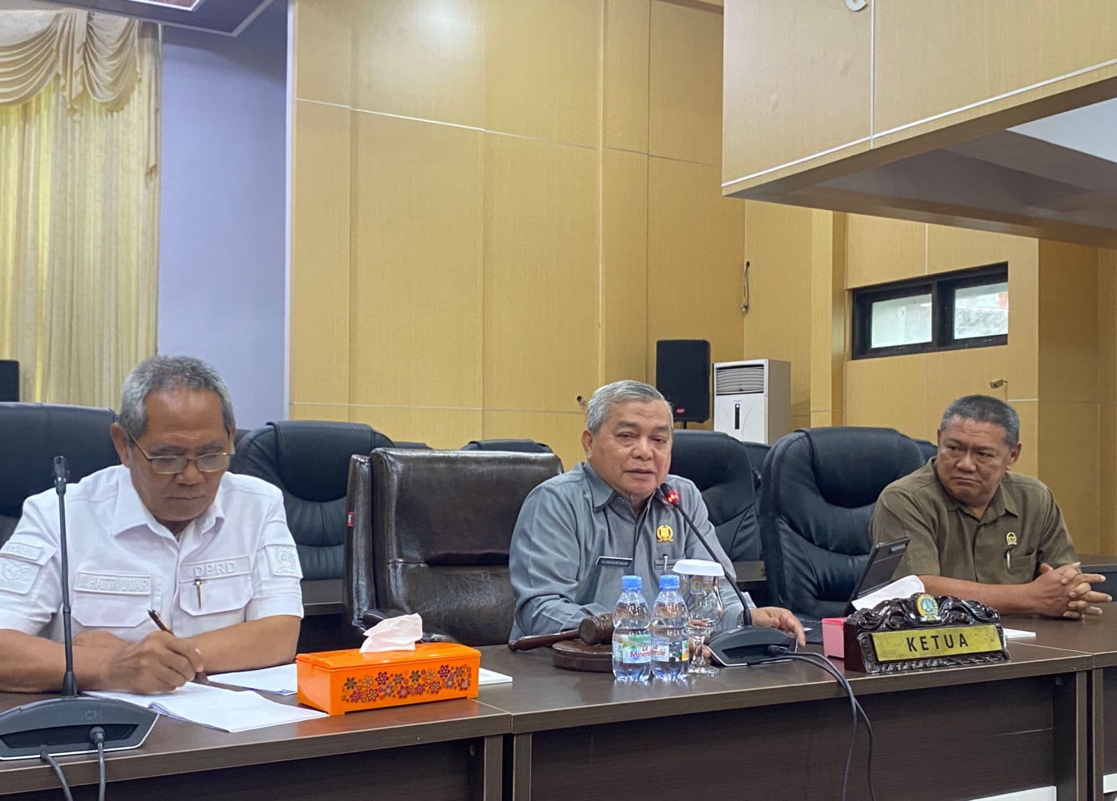 Badan Kehormatan (BK) Dewan Perwakilan Rakyat Daerah (DPRD) Kota Balikpapan memaparkan hasil verifikasi terkait aduan atau laporan empat fraksi "Mosi Tidak Percaya" terhadap Ketua DPRD Balikpapan, Abdulloh