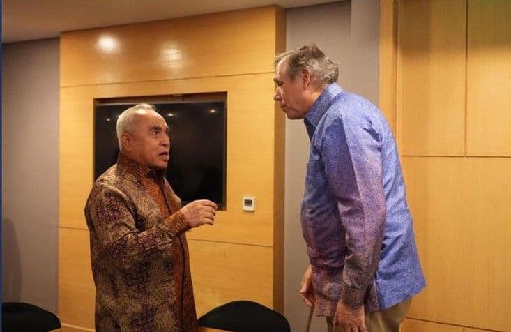 Gubernur Kaltim Isran Noor berbincang dengan delegasi Amerika Serikat. Foto: Biro Adpimprov Kaltim