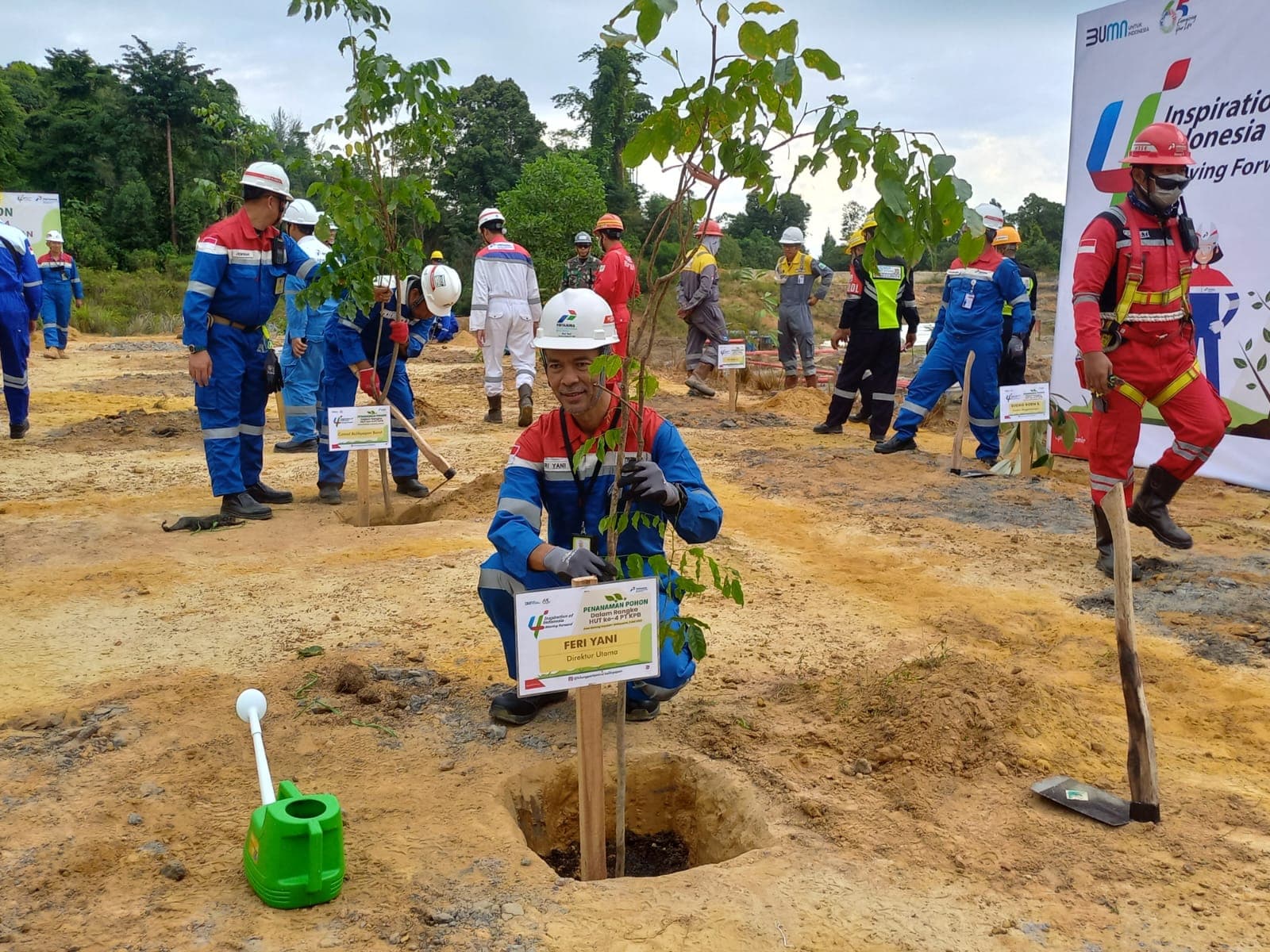 Peringati HUT ke 4, Kilang Pertamina Balikpapan Tanam 400 Pohon