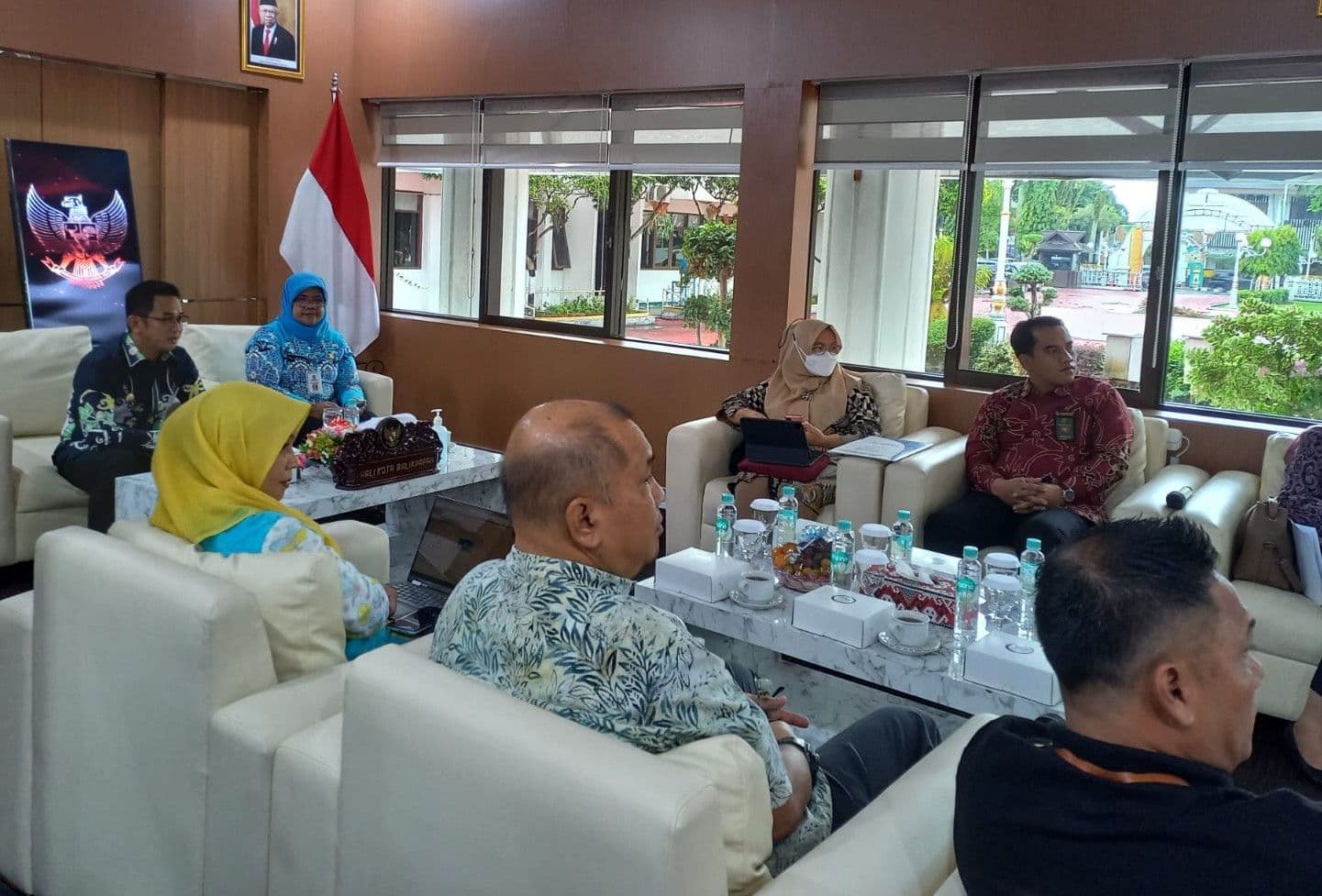 Tim Verifikator Lapangan Kota Layak Anak (KLA) melakukan verifikasi Kota Balikpapan melalui Hybrid, Jumat (26/5/2023)