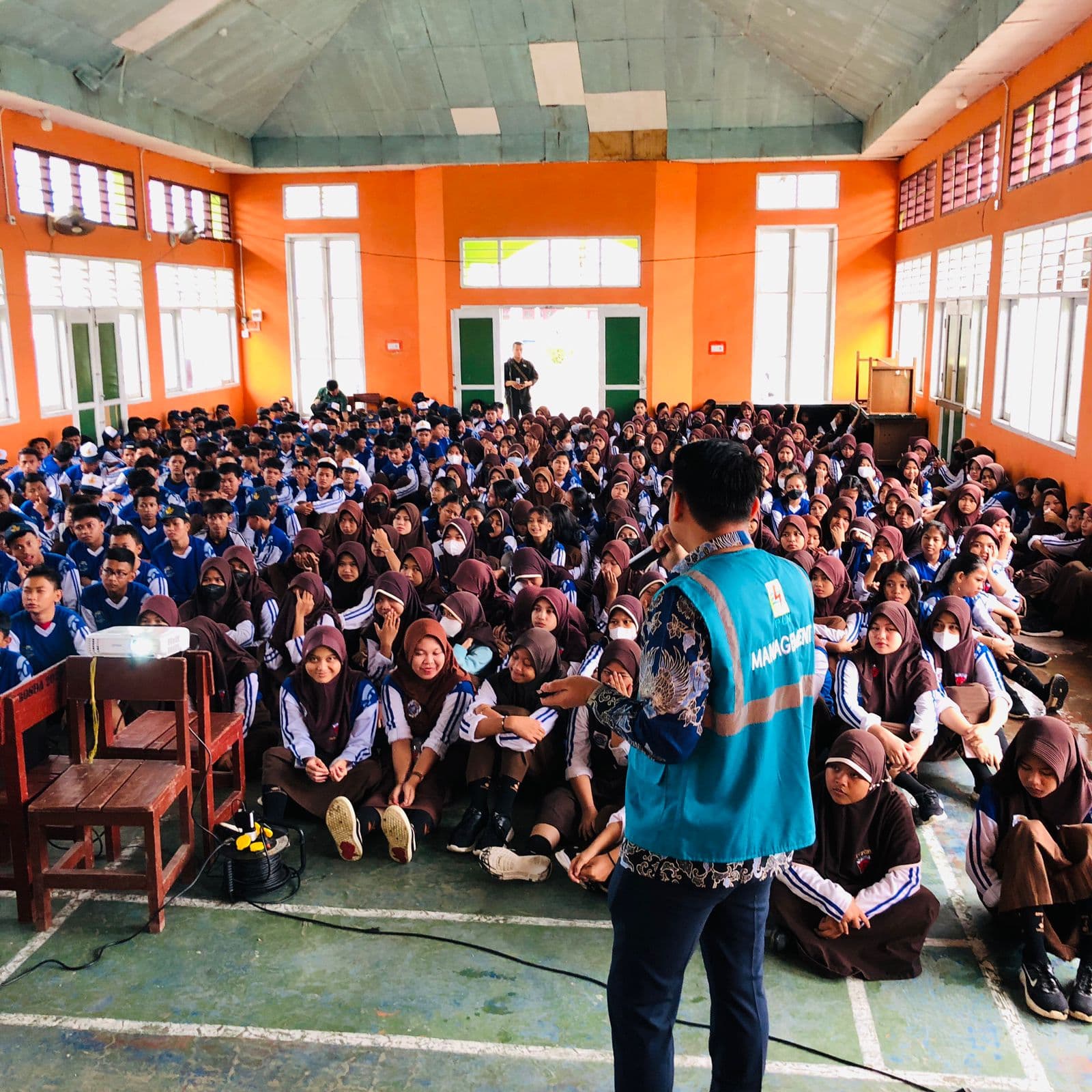 Edukasi Bahaya Listrik Sejak Dini,  PLN Kenalkan Proses Bisnis ke Pelajar SMP