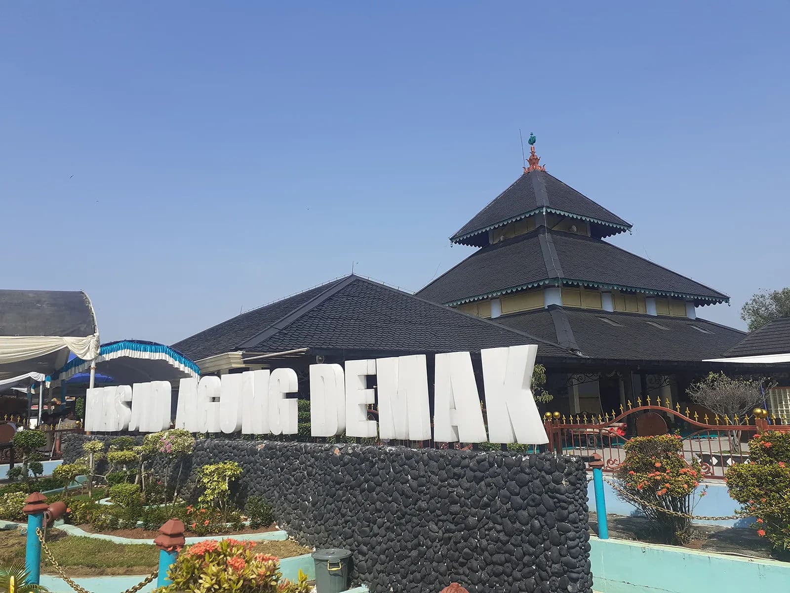 Bingung Isi Liburan Anda, Yuk Berwisata Religi ke Kota Demak