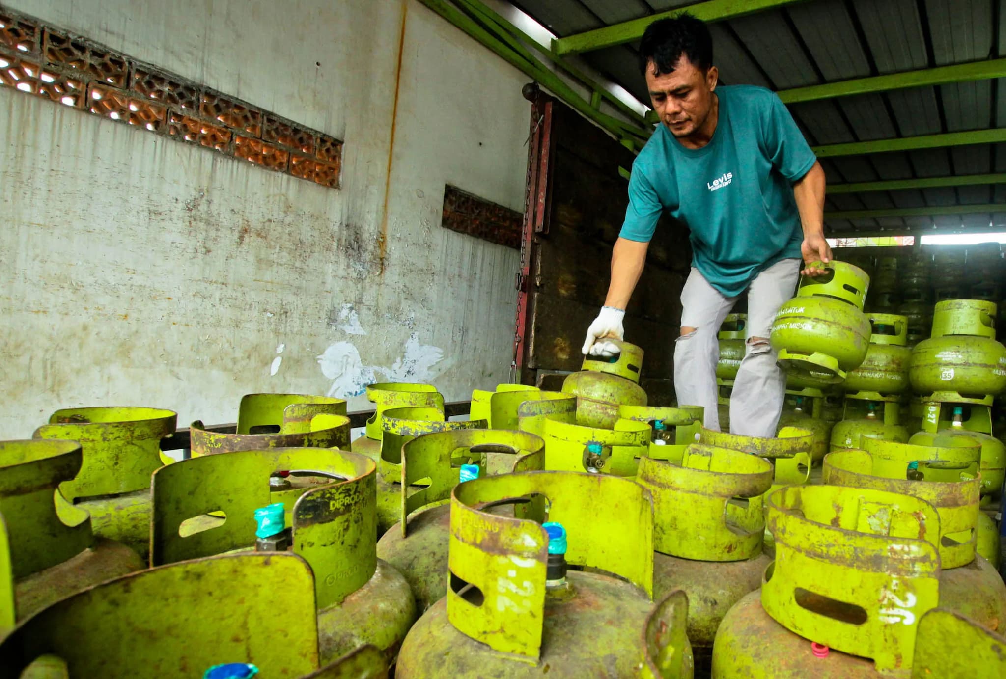 DPR RI Desak Pemerintah Turunkan Harga LPG Melon