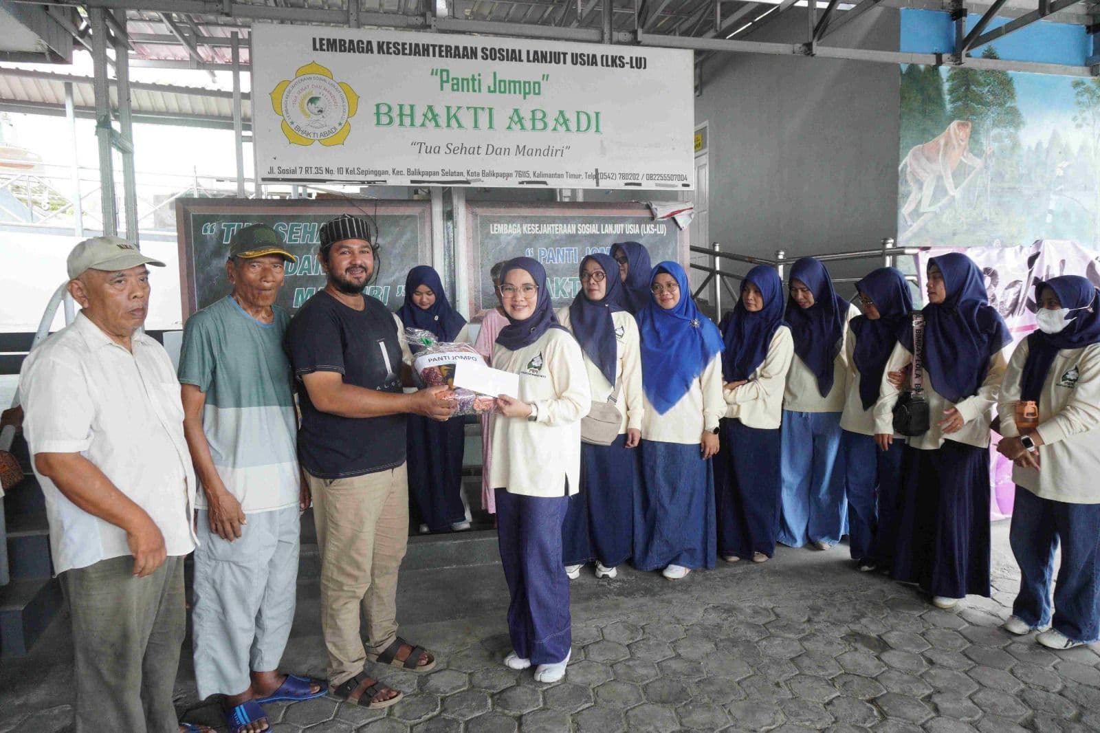 Persatuan Wanita Patra dan Koperasi Wanita Patra Gelar Bakti Sosial Bantu Panti Asuhan Hingga SLB di Balikpapan