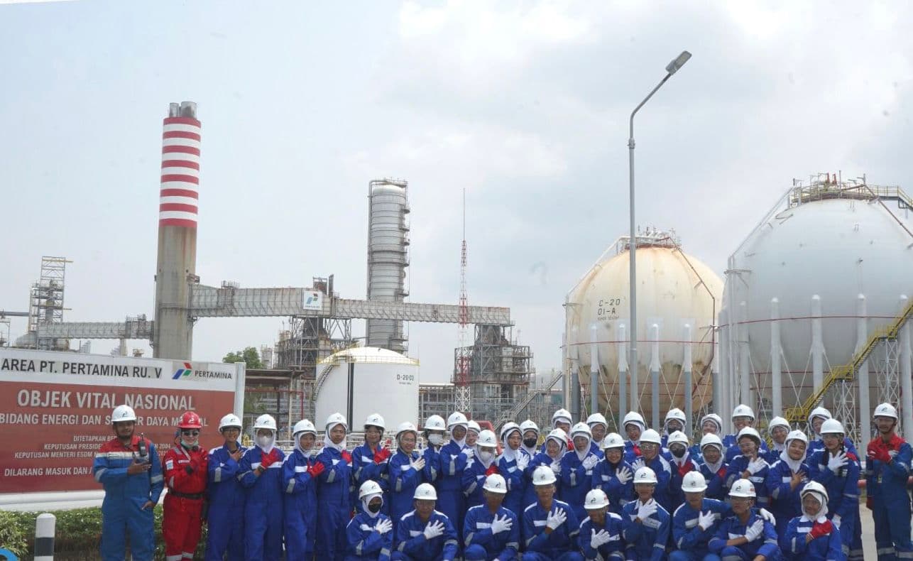 SMA Nusantara Kunjungi Kilang Pertamina Unit Balikpapan