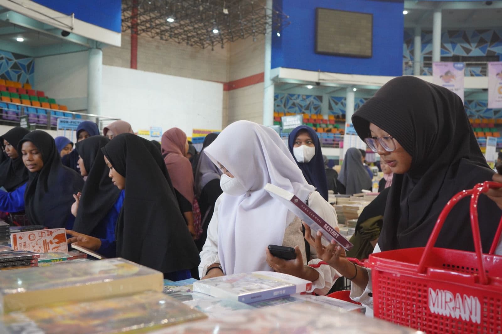 Budayakan Baca Buku, Pertamina Ajak 450 Anak Beli Buku Bersama 