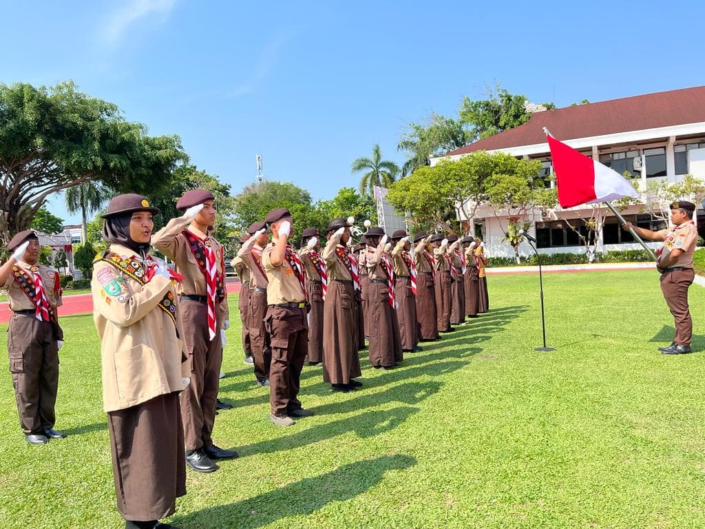 Ketua Kwarcab Balikpapan Lantik Puluhan Anggota Pramuka Garuda