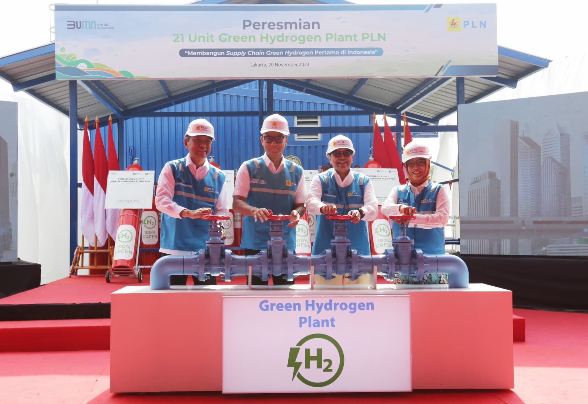 PT PLN (Persero) meresmikan 21 unit Green Hydrogen Plant (GHP) tersebar di seluruh Indonesia, Senin (20/11) di pembangkit listrik tenaga gas uap (PLTGU) Tanjung Priok, Jakarta