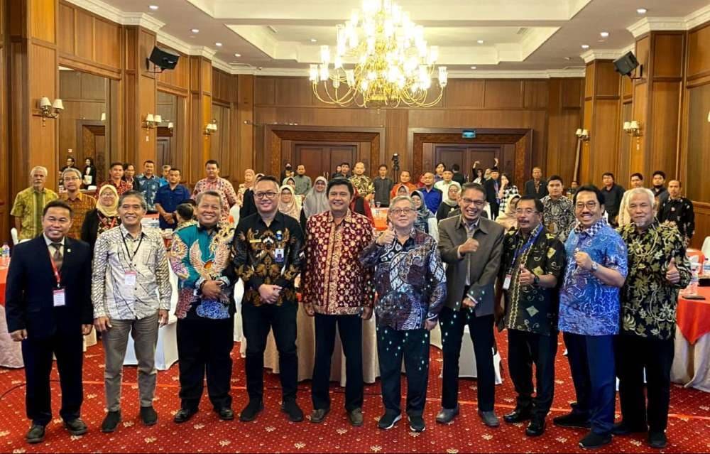 Foto bersama peserta simposium pangan Universitas Mulawarman.    