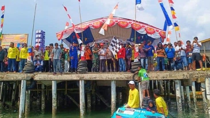 Asisten III Bidang Administrasi Umum Penajam Paser Utara (PPU) Ahmad Usman membuka balap dongfeng.