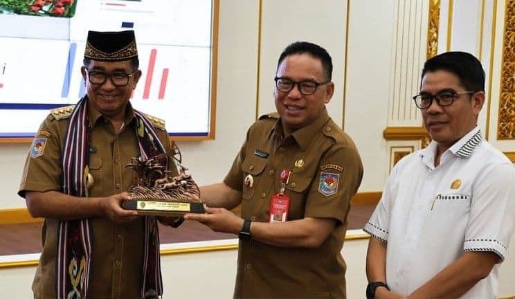 Penjabat (Pj) Gubernur Provinsi Kalimantan Timur (Kaltim), Akmal Malik saat melakukan kunjungan kerja di Kantor Bupati PPU, Senin (23/10/2023).