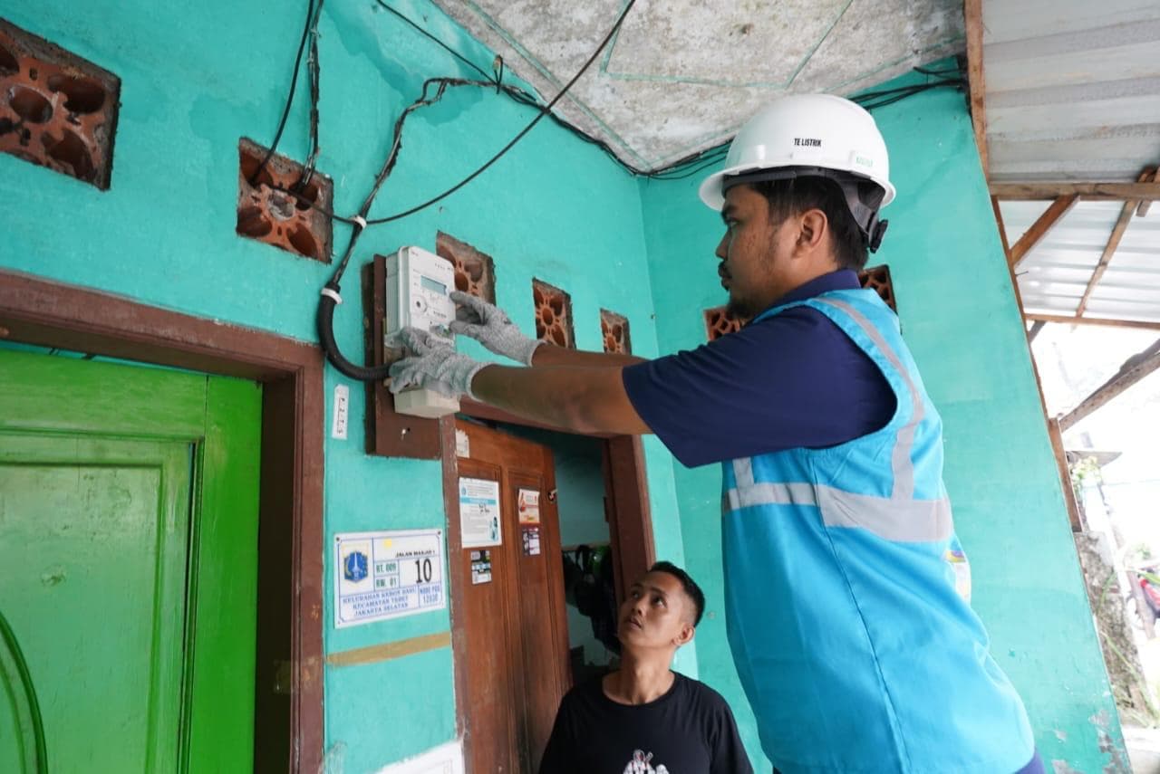 Selama 2023, 131.600 Rumah Tangga Dapat Bantuan Sambungan Listrik Gratis