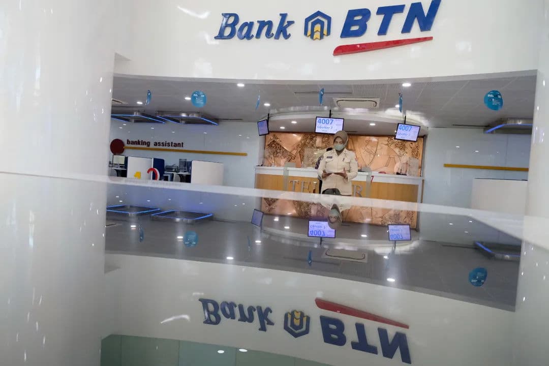 Bank BTN merombak 5 direksi sekaligus dalam RUPSLB yang dihadiri 74 persen pemegang saham. 