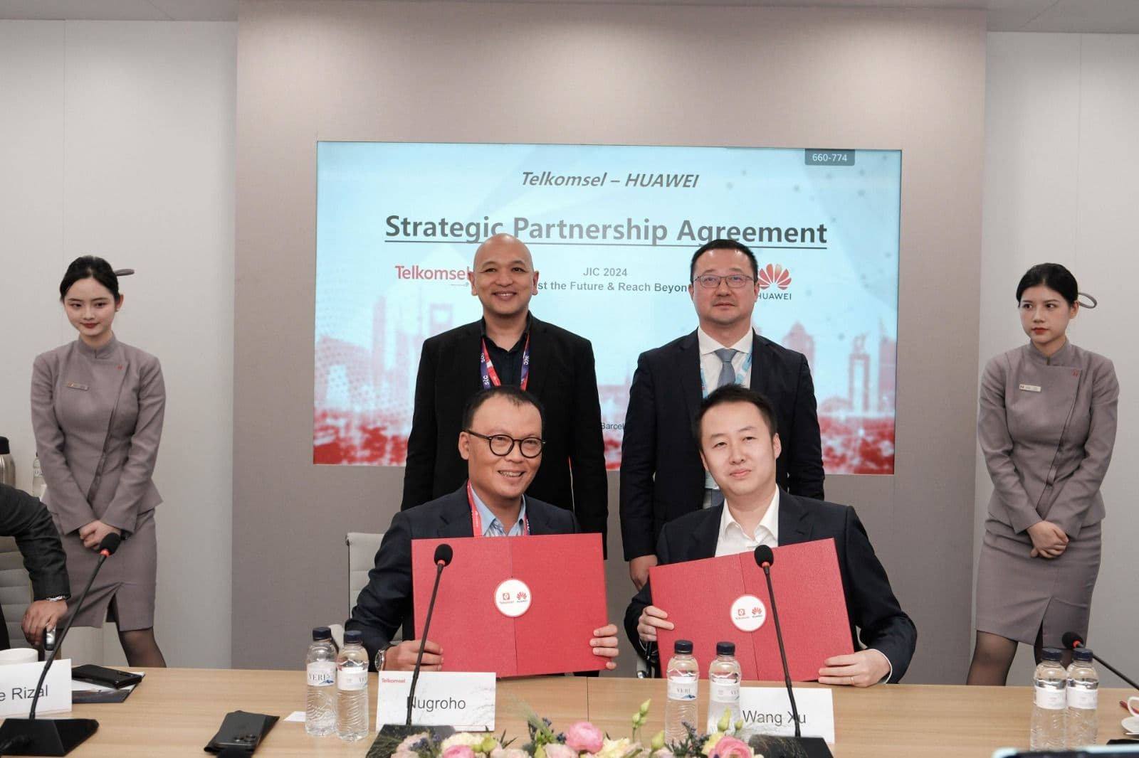 Telkomsel dan Huawei Tandatangani Kerja Sama Home Broadband and 5G Innovation