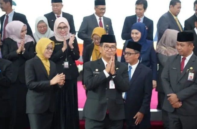 Pj Gubernur Akmal Malik mengungkapkan rotasi Pejabat Pimpinan Tinggi Pratama di lingkup Pemprov Kaltim dilakukan berdasarkan  pertimbangan teknis dari BKN, rekomendasi dari KASN, serta izin pengangkatan dan pelantikan dari Menteri Dalam Negeri.  (FOTO: RIYANDI/ BIRO ADPIMPROV)