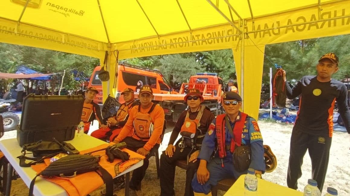 Antisipasi Lonjakan Pengunjung, DPOP Turun 50 Personel di Pantai Manggar