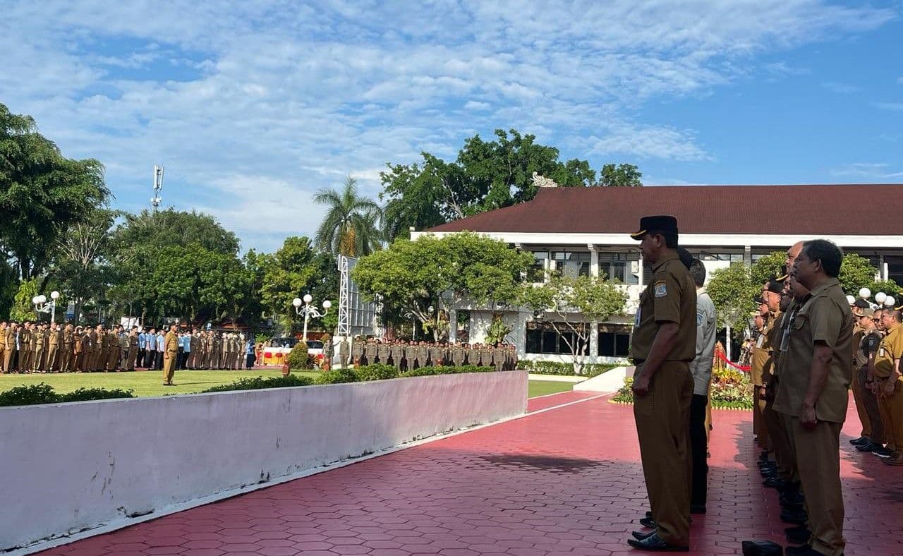 Pasca Cuti Bersama, Wali Kota Pimpin Apel Gabungan ASN Pemkot Balikpapan  di halaman Balai Kota Balikpapan pada Selasa 16 April 2024