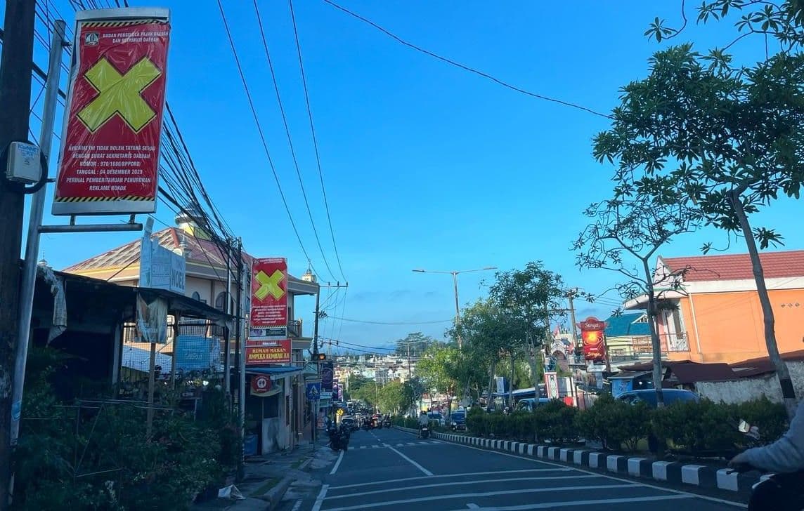 Kebijakan ini diambil sebagai upaya untuk mendukung program Kota Layak Anak dan mewujudkan lingkungan yang lebih sehat bagi masyarakat. 