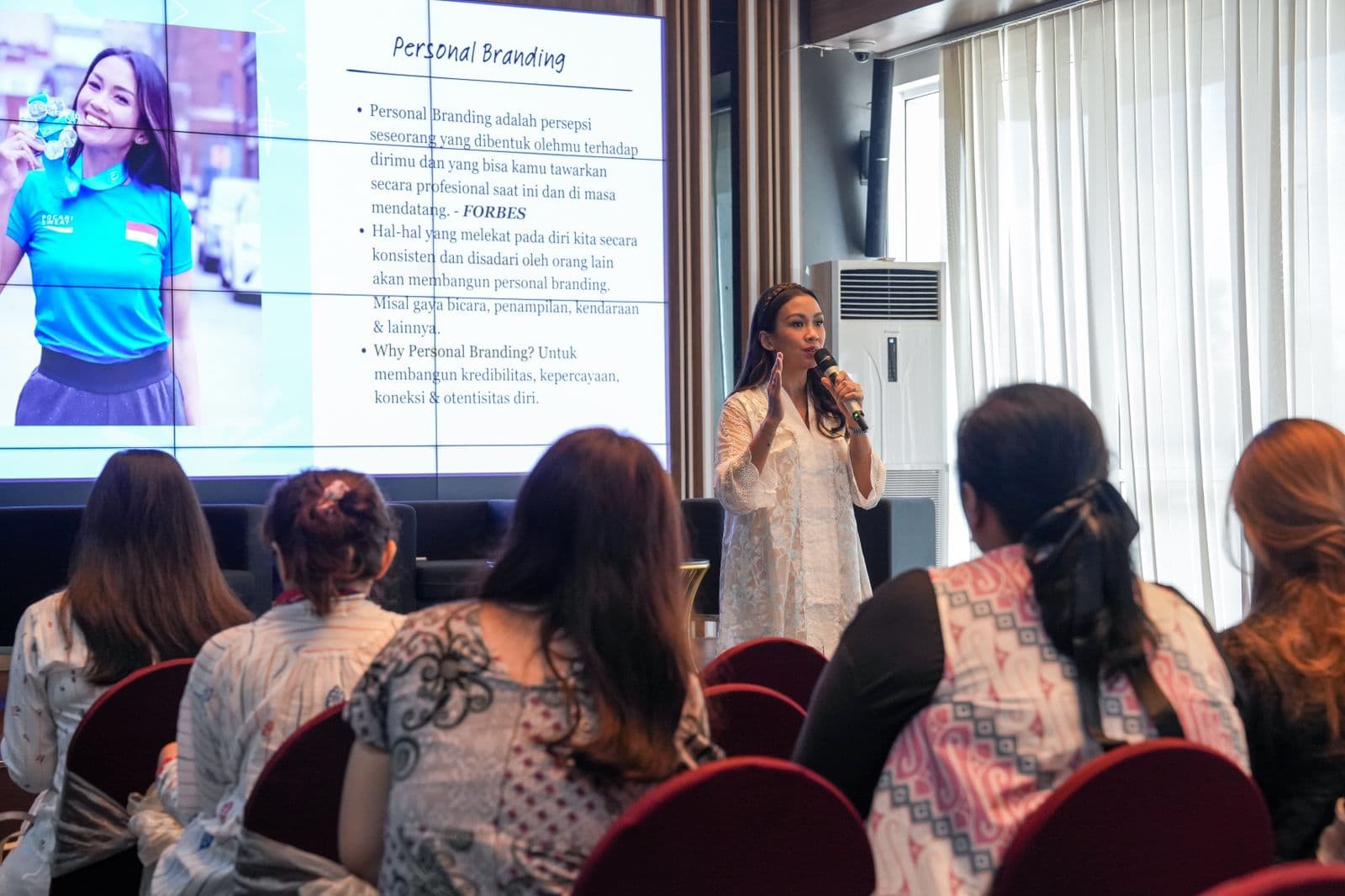 Perempuan Kilang Pertamina Balikpapan Diinspirasi Melanie Putria untuk Tingkatkan Kapasitas Diri