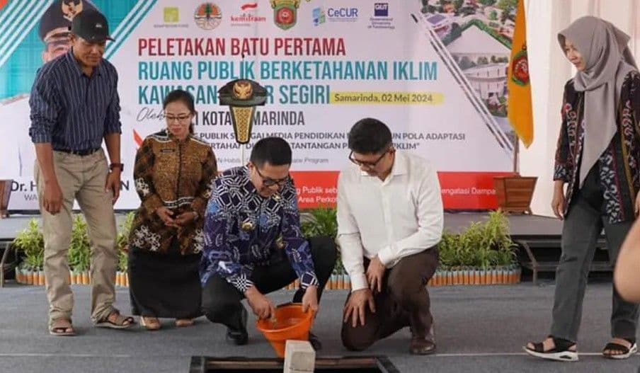 Wali Kota Samarinda Andi Harun saat Groundbreaking Ruang Publik Berketahanan Iklim di kawasan Pasar Segiri tepatnya di samping TPS-3R Pasar Segiri. 