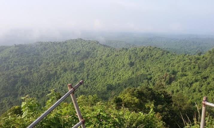 Bukit Biru Manjakan Mata Wisatawan dengan Pesona Alam