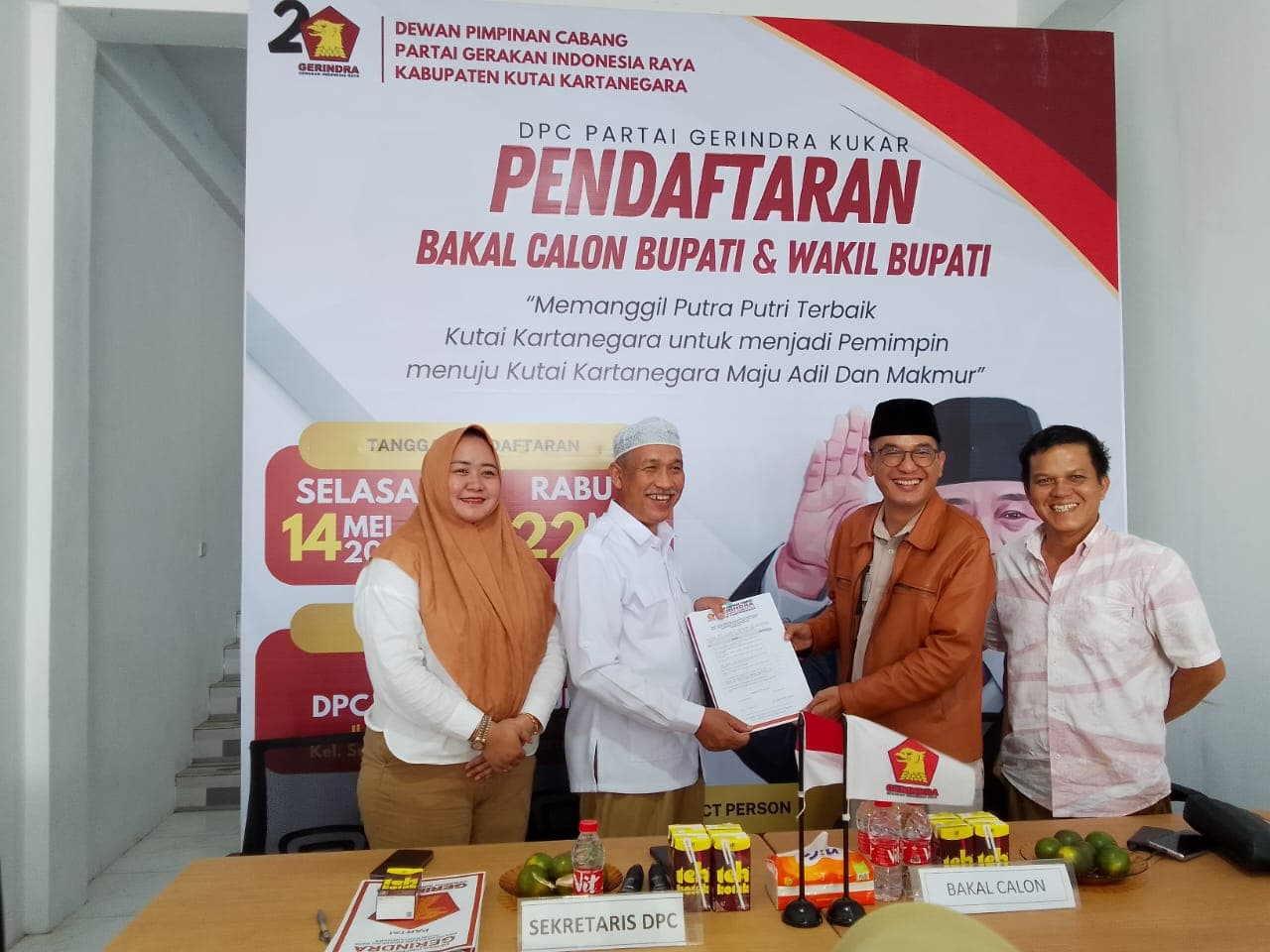 Bertarung di Pilkada Kukar 2024, Alif Turiadi Kembalikan Berkas Pencalonan Calon Bupati 