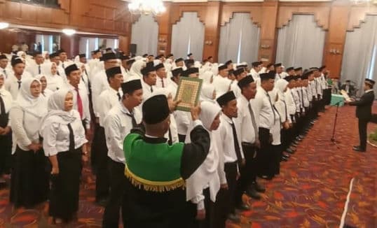 Anggota PPS PPU Dilantik, Makmur Marbun Ingatkan Petugas Pahami Tugasnya 